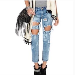 One Teaspoon x Freebirds trashed distressed jeans size 26